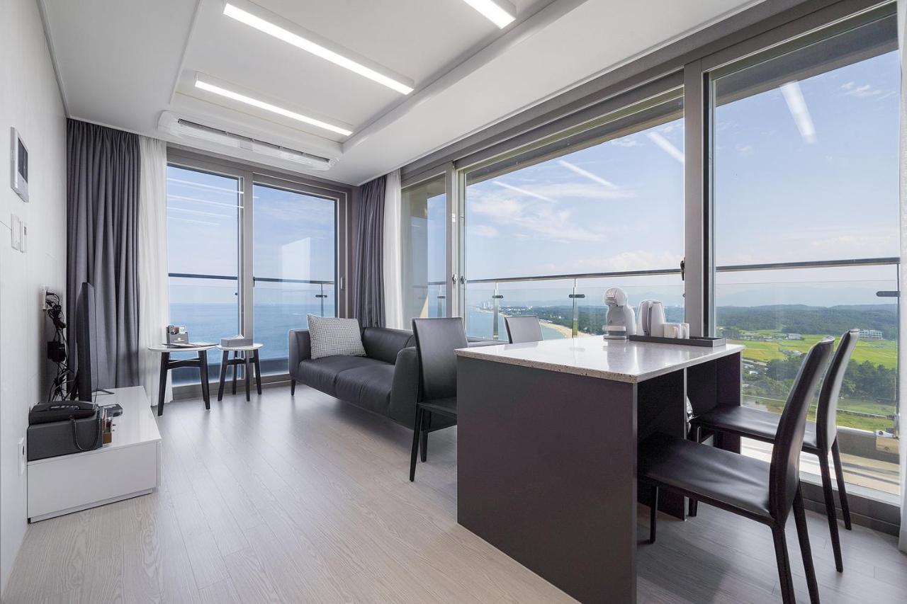 Gangneung Chonpines Ocean Suites Hotel Eksteriør billede