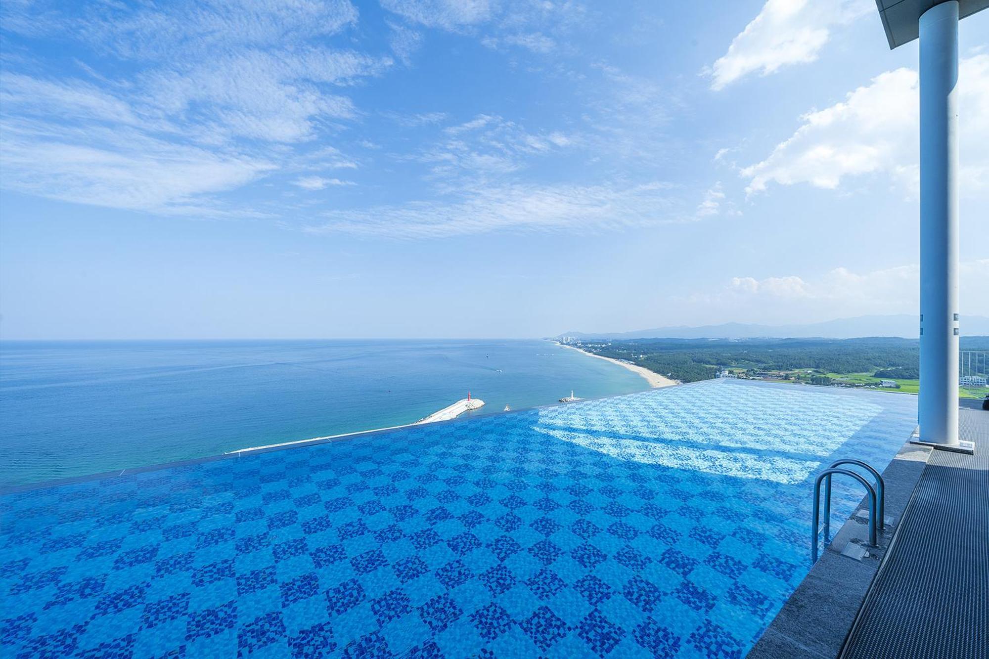 Gangneung Chonpines Ocean Suites Hotel Eksteriør billede