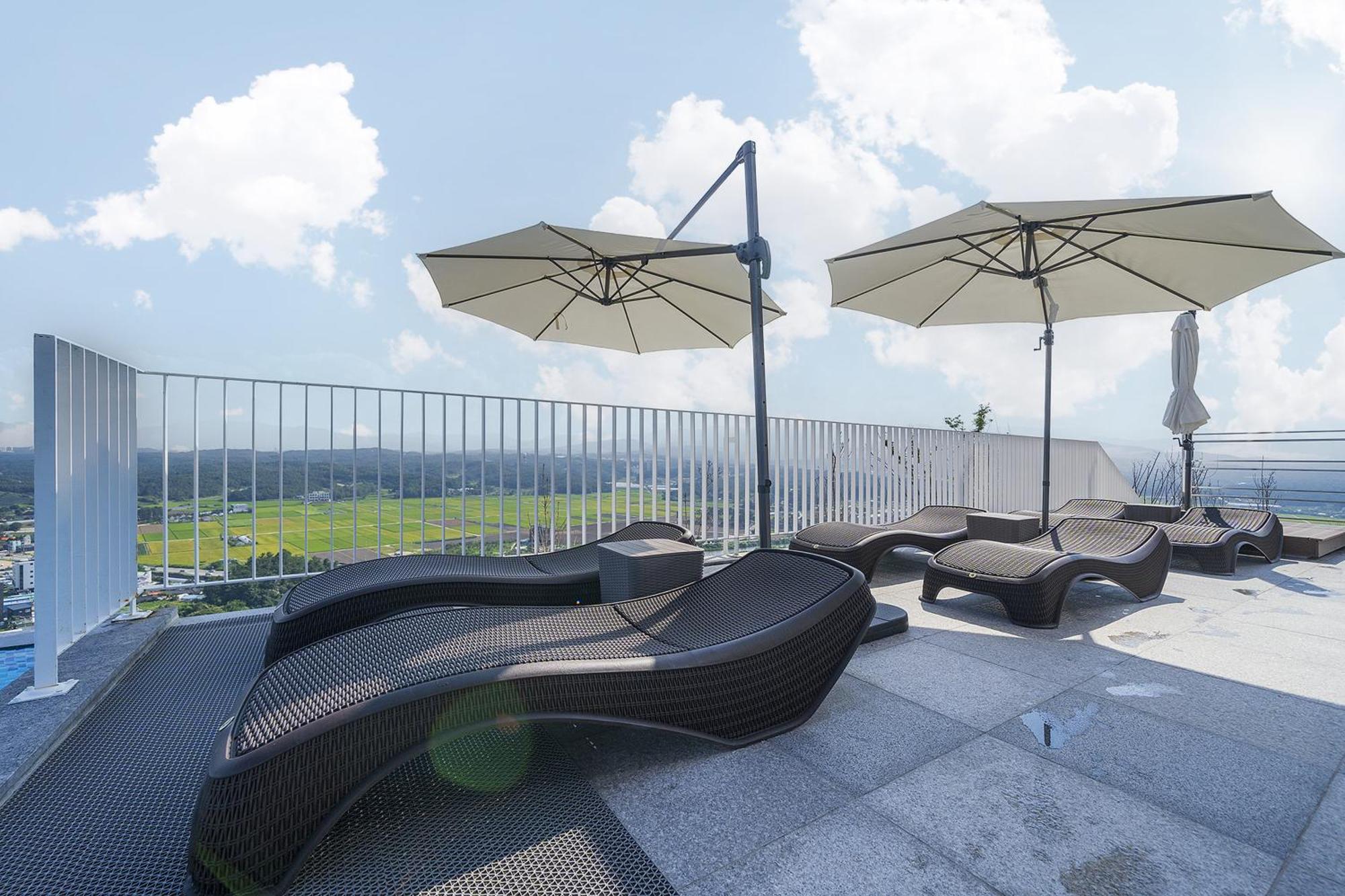 Gangneung Chonpines Ocean Suites Hotel Eksteriør billede