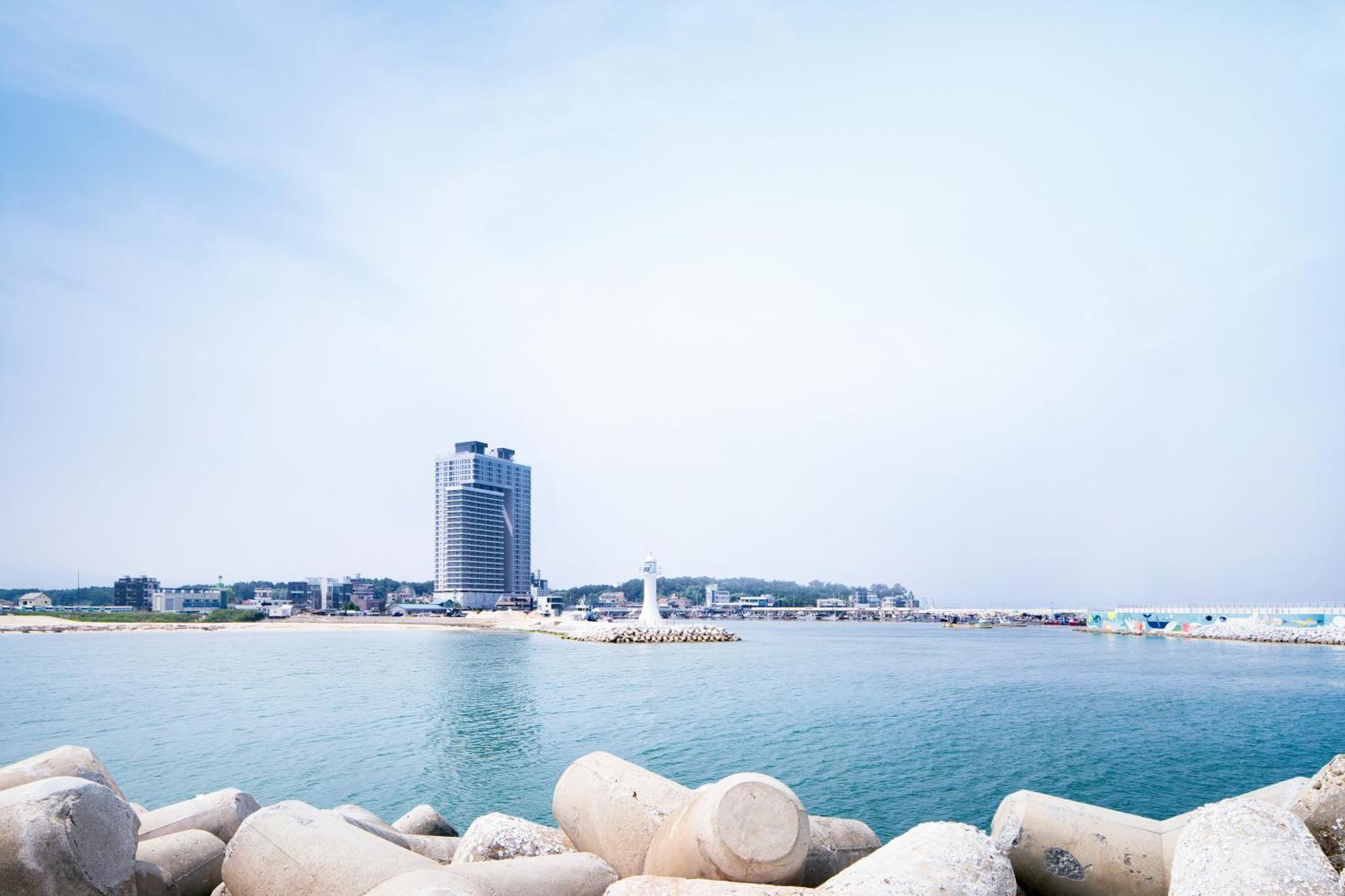 Gangneung Chonpines Ocean Suites Hotel Eksteriør billede