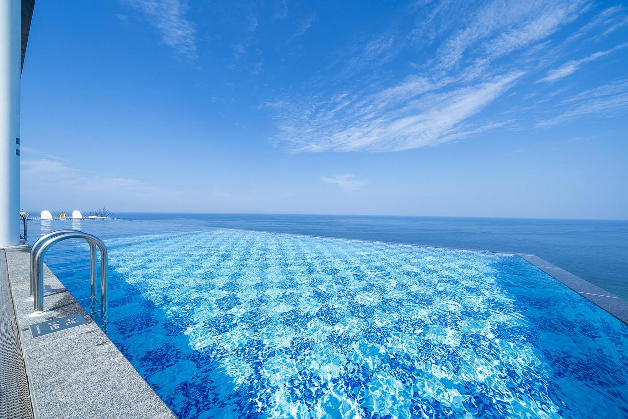 Gangneung Chonpines Ocean Suites Hotel Eksteriør billede