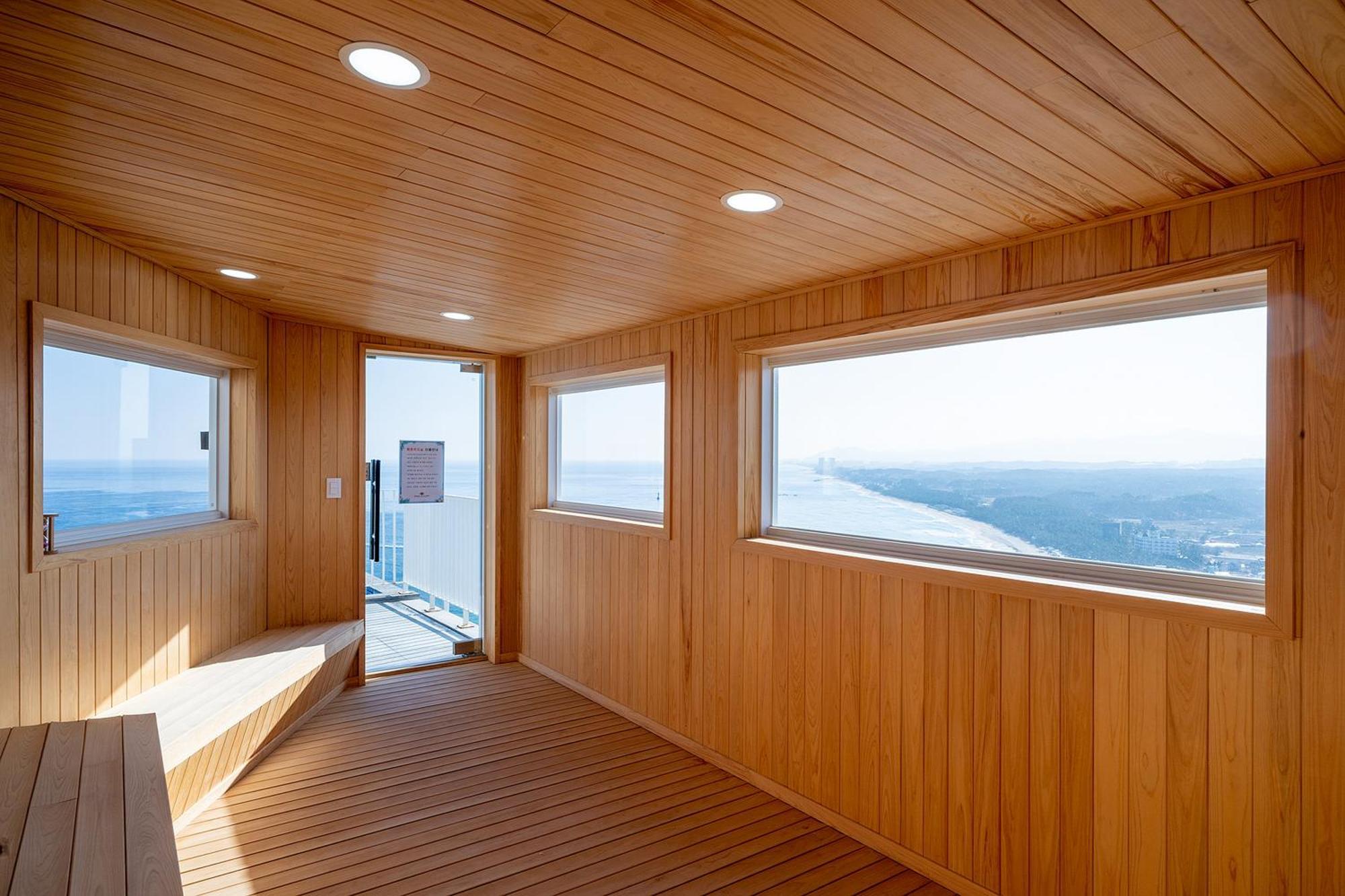 Gangneung Chonpines Ocean Suites Hotel Eksteriør billede